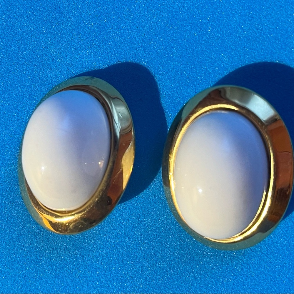 Ciner Signed Vintage Oval Clip Earrings
